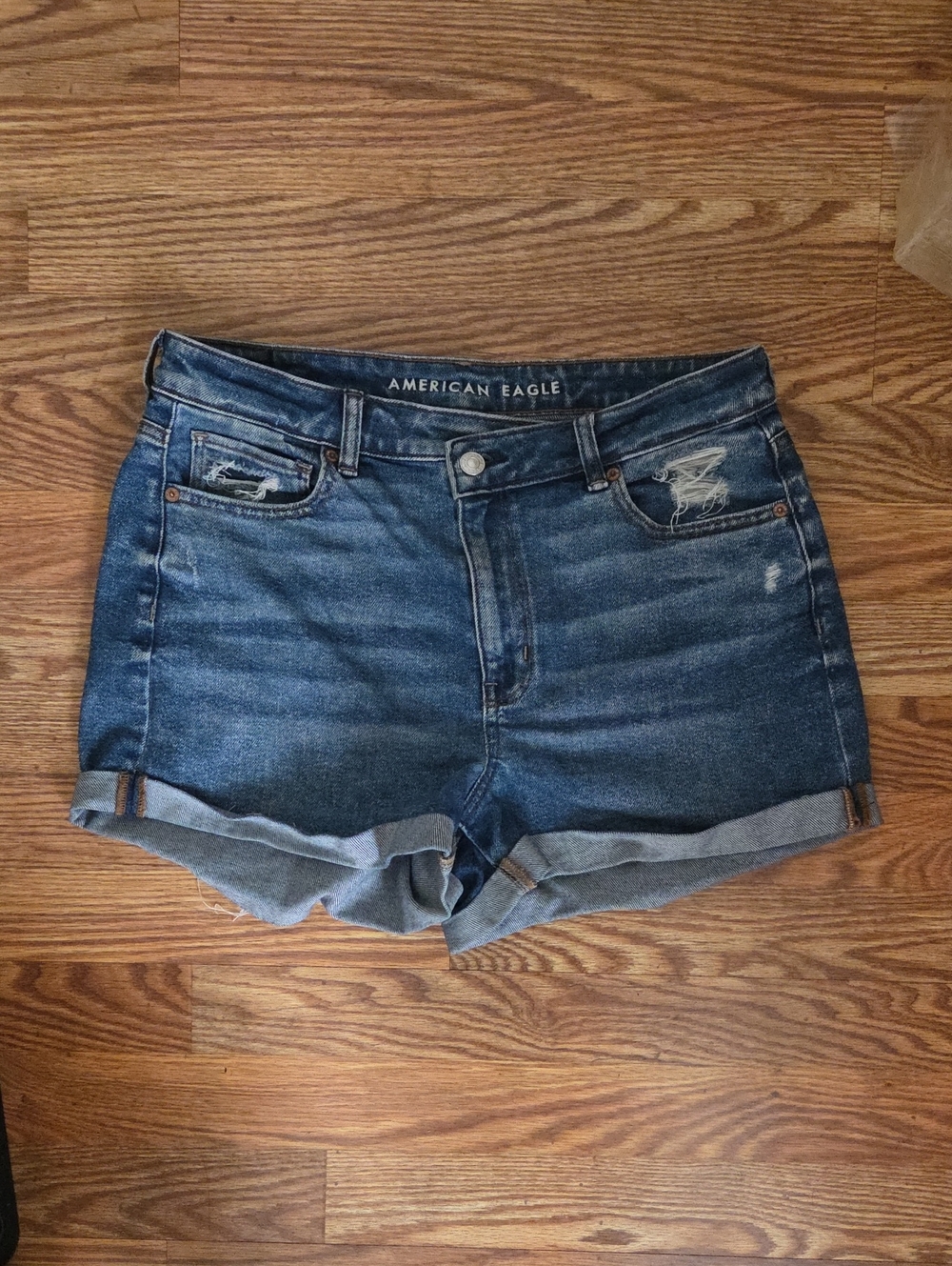 American Eagle Mom Shorts With Crossover Waistband